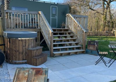 hot tub glamping
